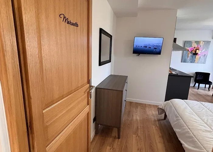 شقة - A La Campagne, Marinette Lias