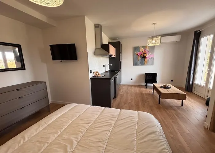 - A La Campagne, Marinette